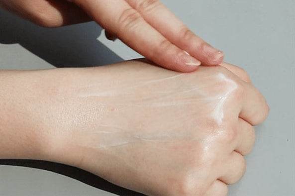 [THE LAB by BLANC DOUX] Oligo Hyaluronic Acid Sun Essence SPF50+ PA++++ 40ml - Beauty Lab Perth